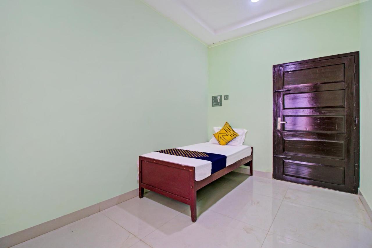 SPOT ON 73862 Jaya Tourist Home Varkala Bagian luar foto